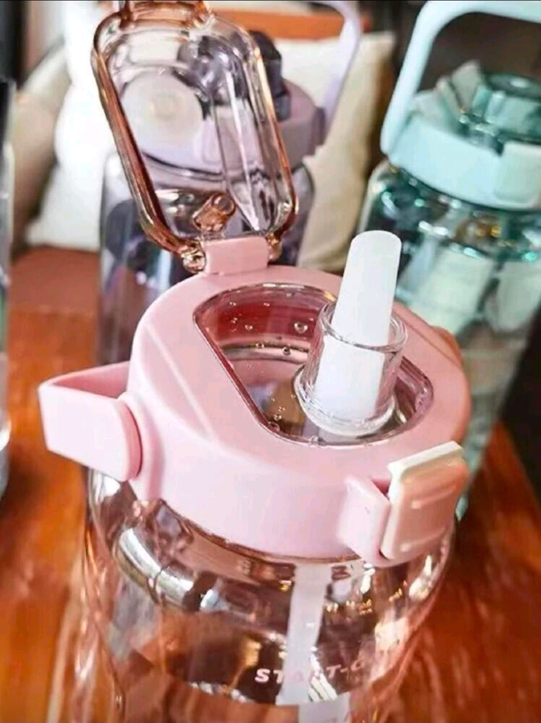 2L Large Capacity PC Water Bottle, Shockproof And Unbreakable