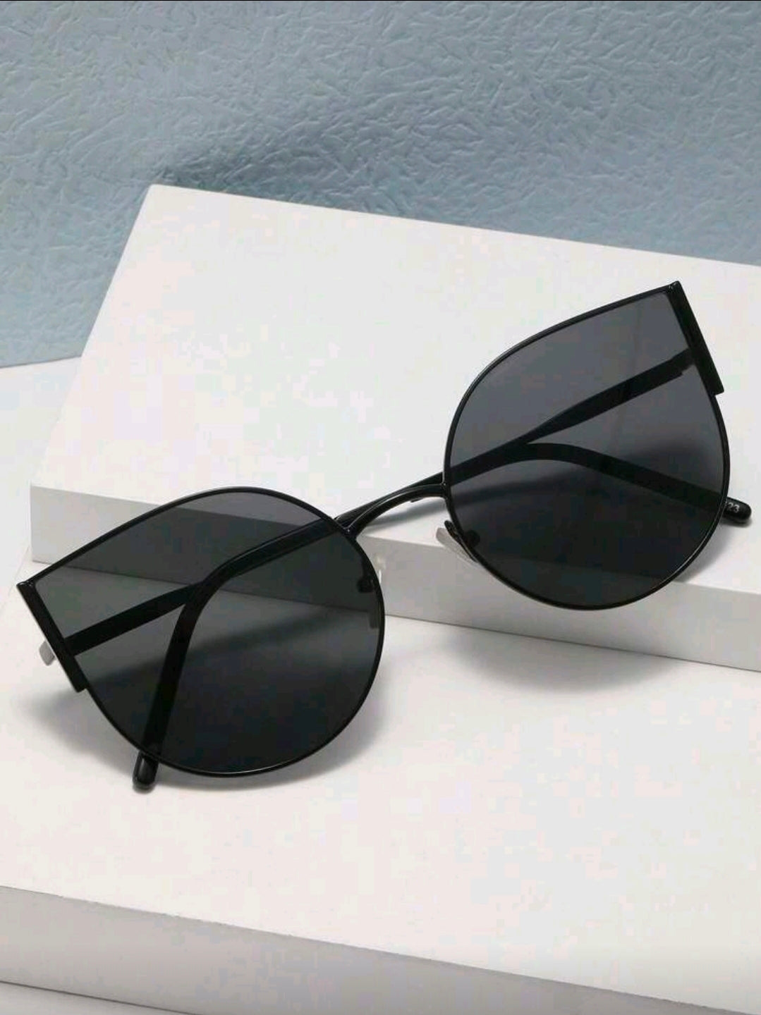 Unisex Metal Frame Cat Eye Shaped Glasses
